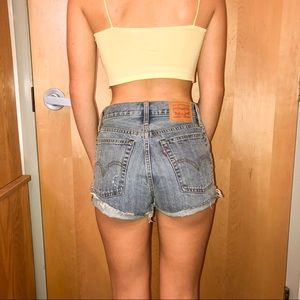 LEVI CUT OFF SHORTS